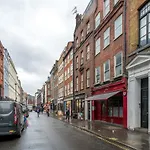 Soho & Covent Garden Apartment, Sleeps 3